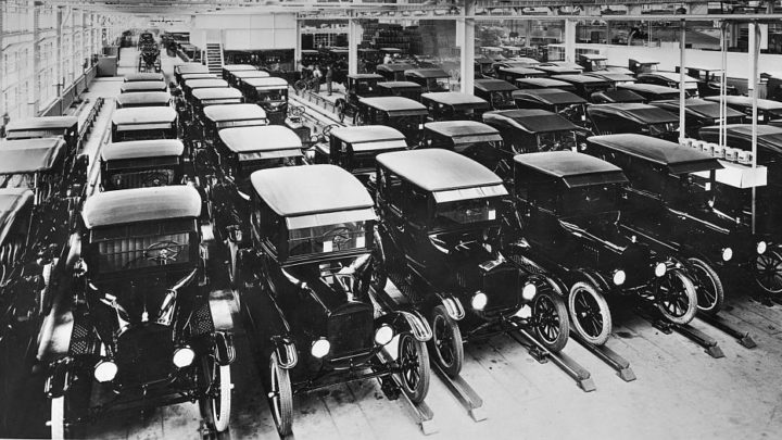 The enduring wisdom of the crowd