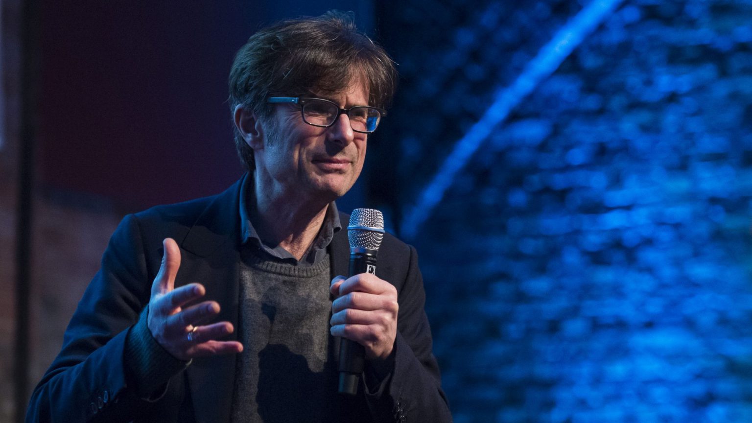 The hilarious credulity of Robert Peston