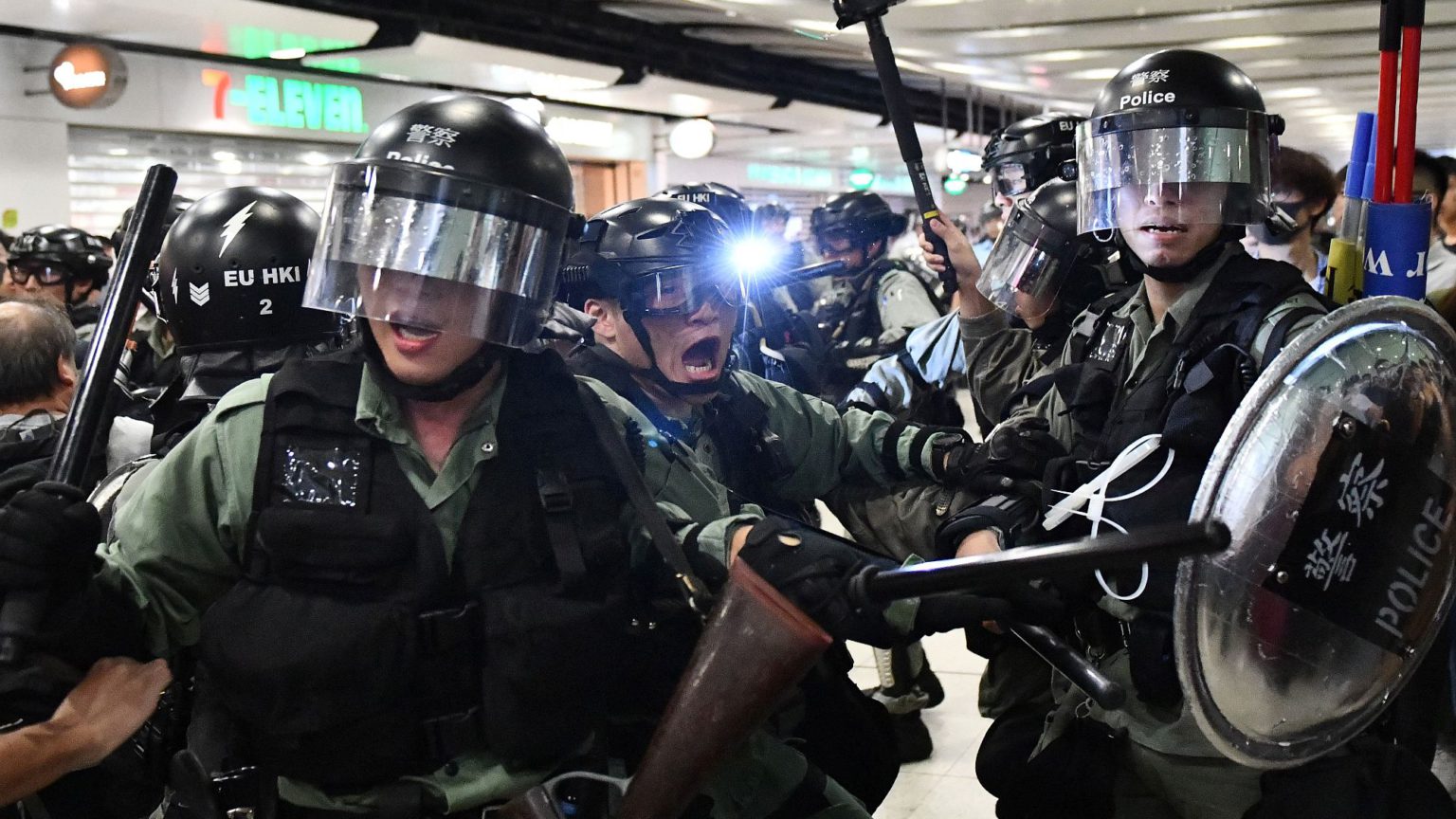 Hong Kong: the police vs the people