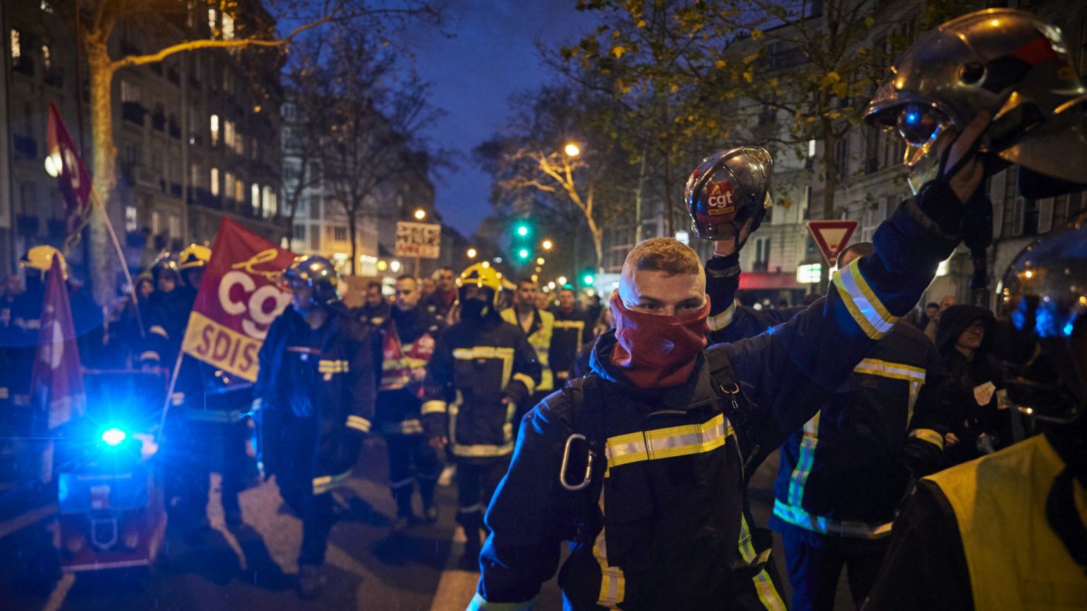 The French government is at war with the people