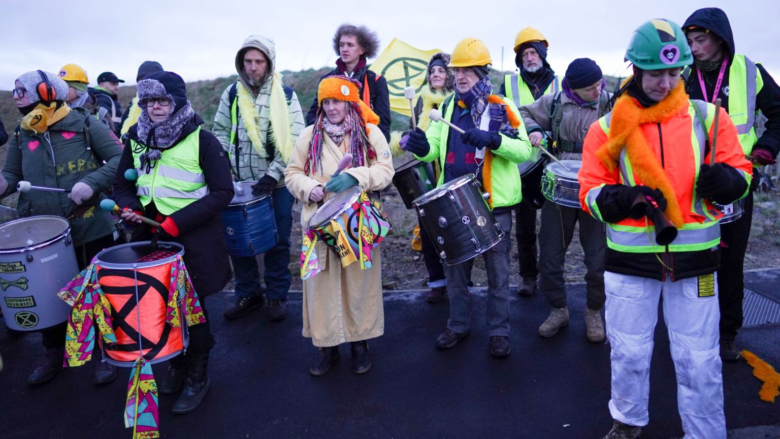 Coal miners vs Extinction Rebellion