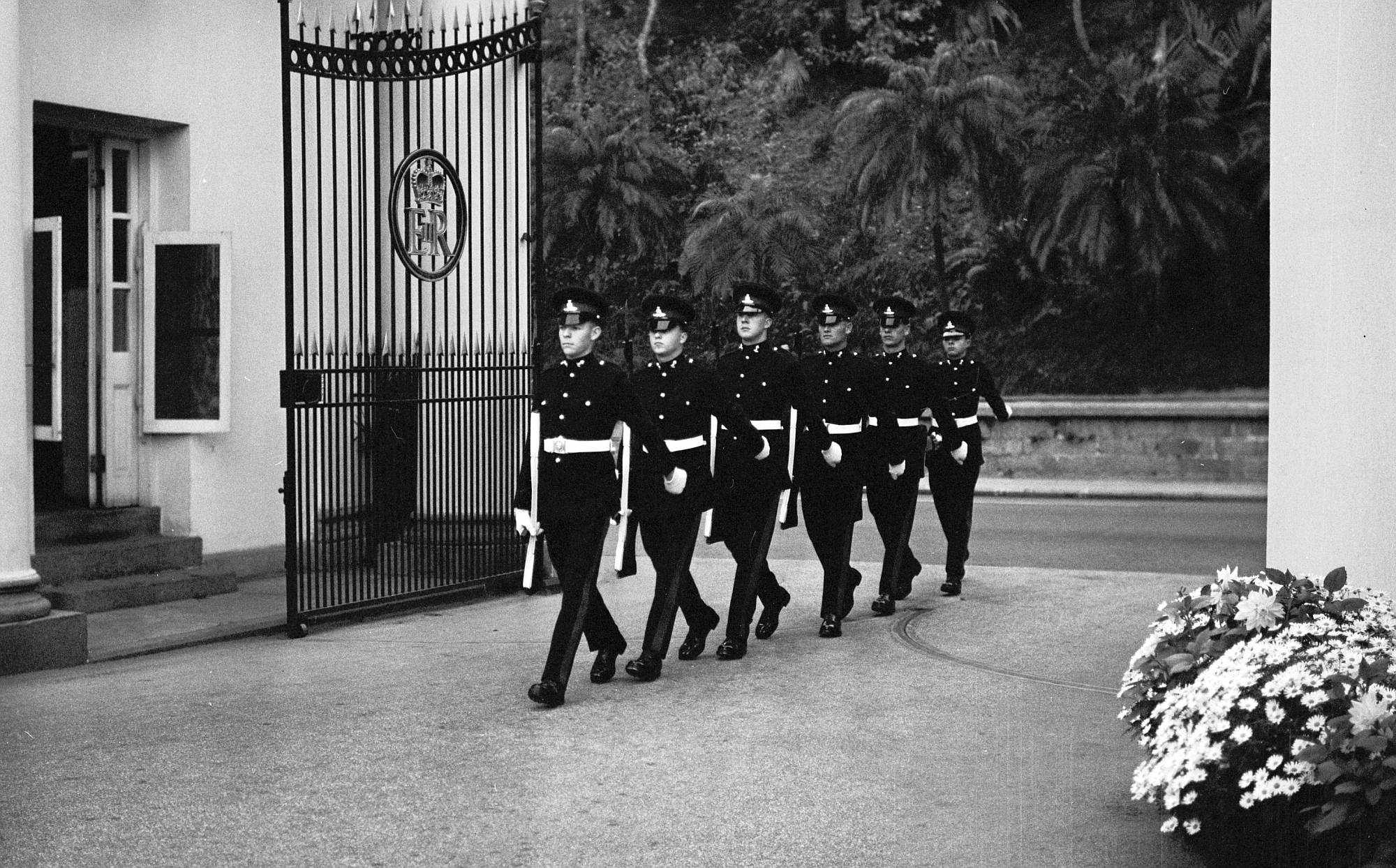 A unit of 4th Regiment Royal Artillery, coming on duty at Government House, Hong Kong, 26 March 1963.