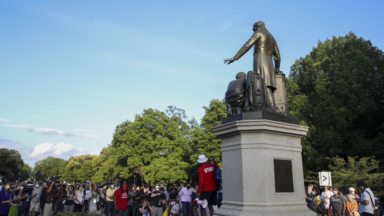 Who’s behind the war on statues?