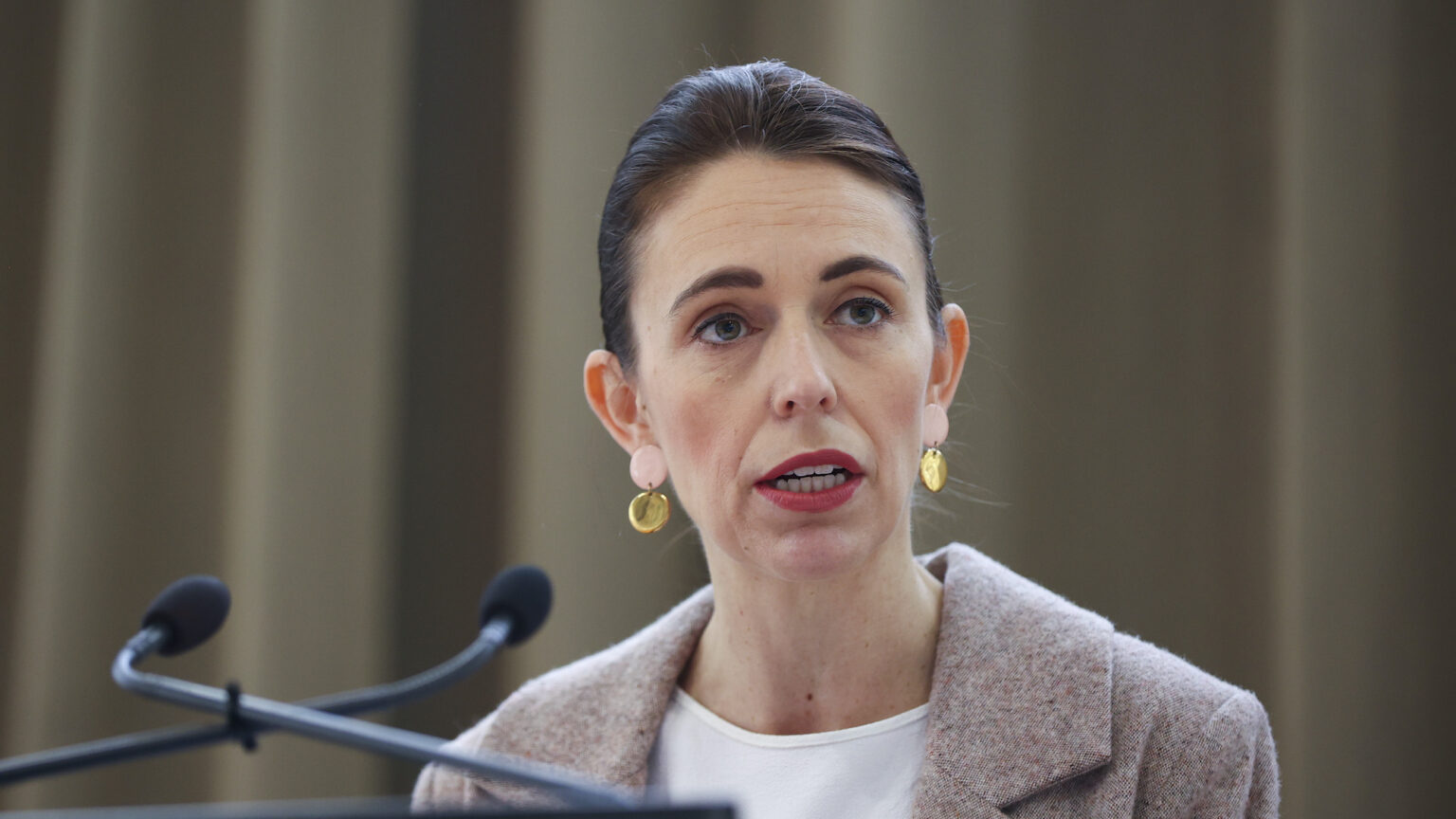 Saint Jacinda’s halo has slipped