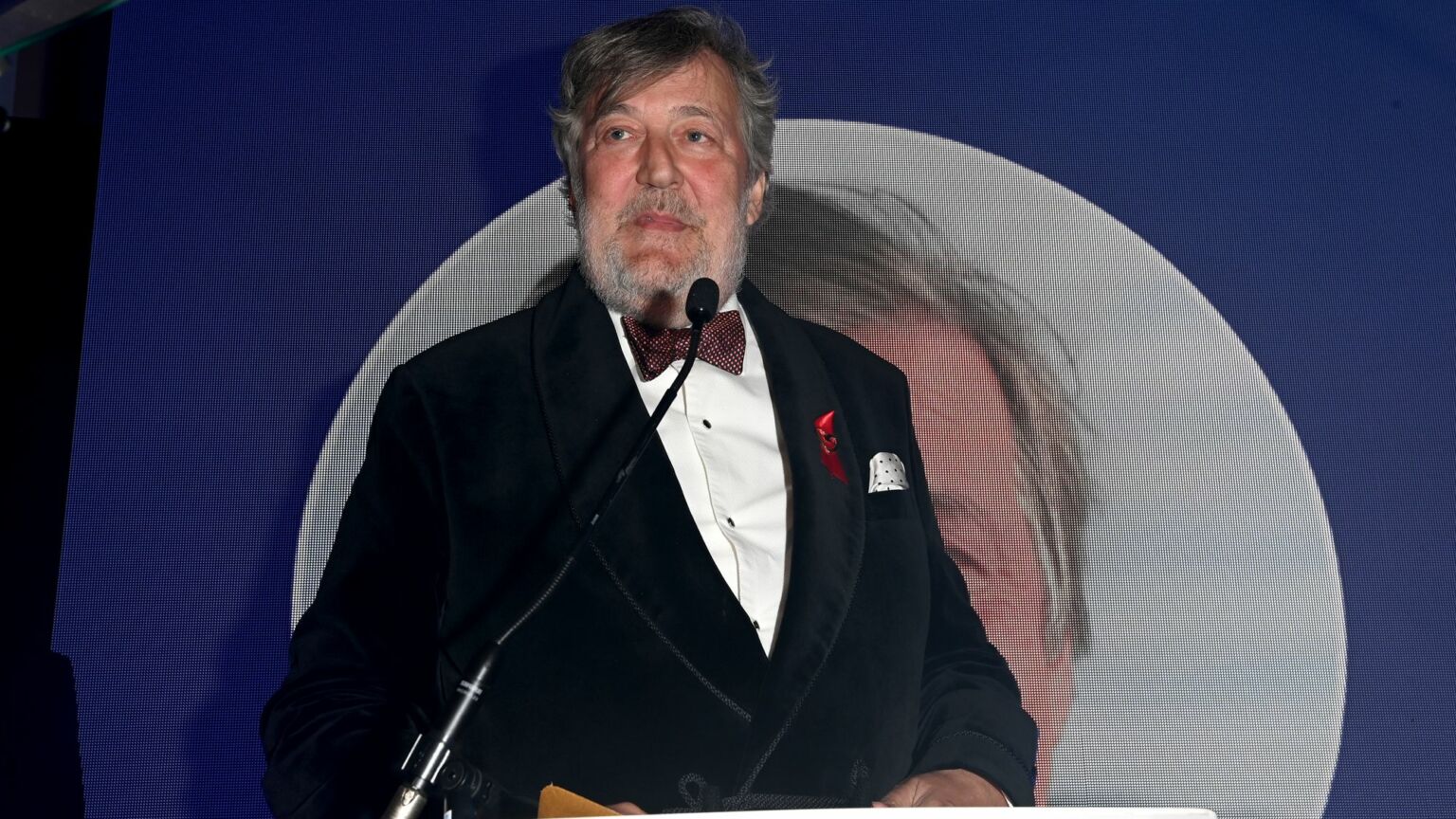 We must defend Stephen Fry from the speech police photo