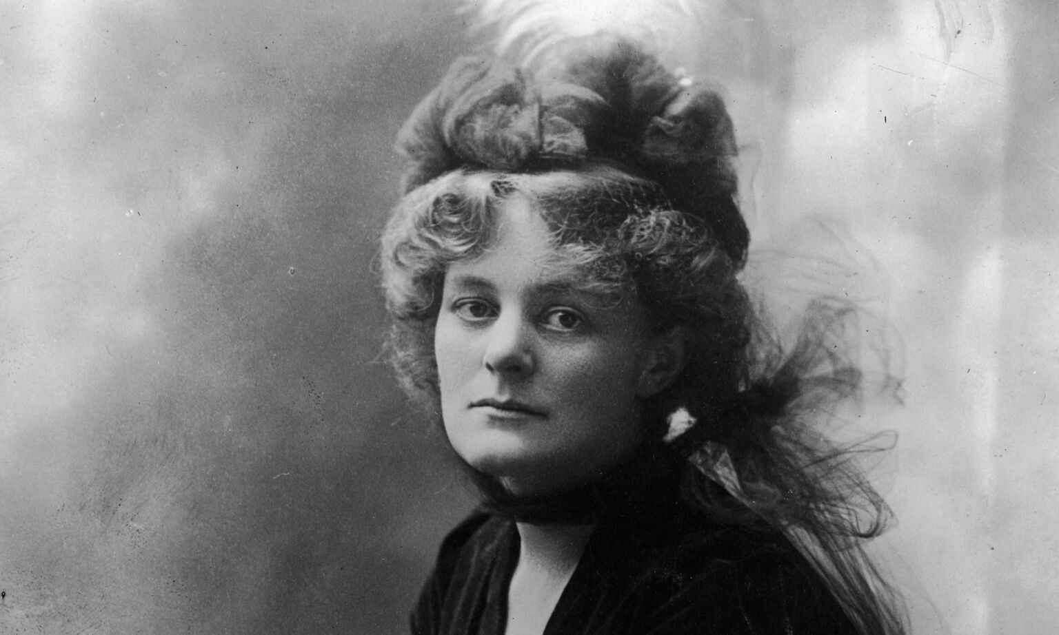 Portrait of Irish nationalist activist Maud Gonne McBride (1865 - 1953), 1890s.
