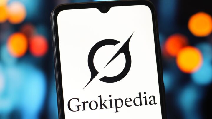 Elon Musk takes on woke Wikipedia