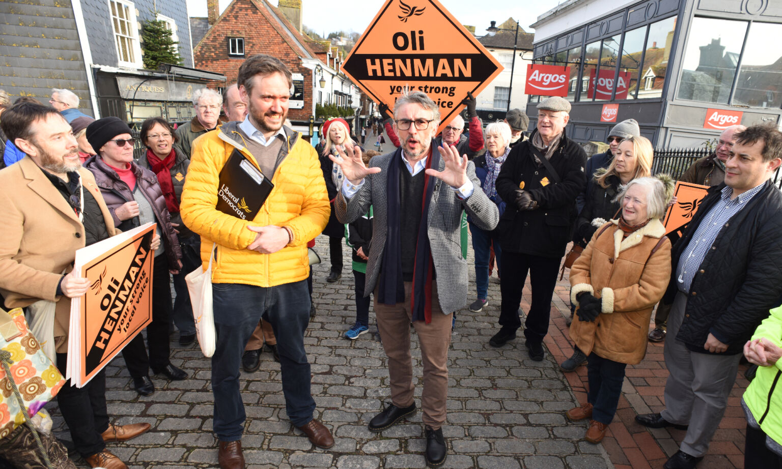 Steve Coogan campaigning in Lewes during the General Election with Lib-Dem candidate Oli Henman, 8 December 2019.