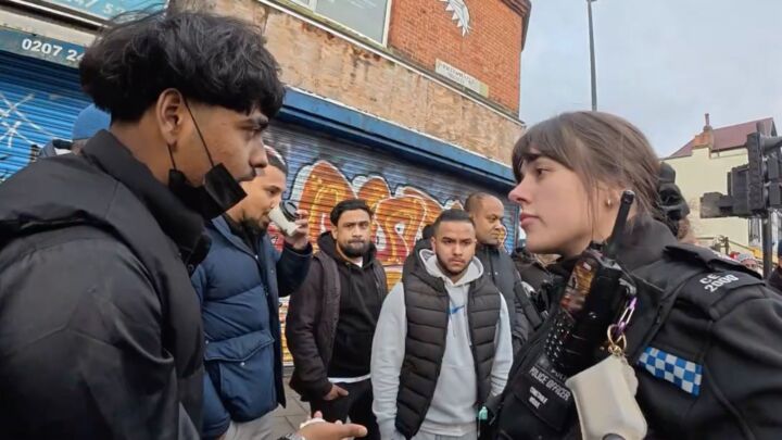 Finally, a police officer has stood up to Islamic sectarian bigots